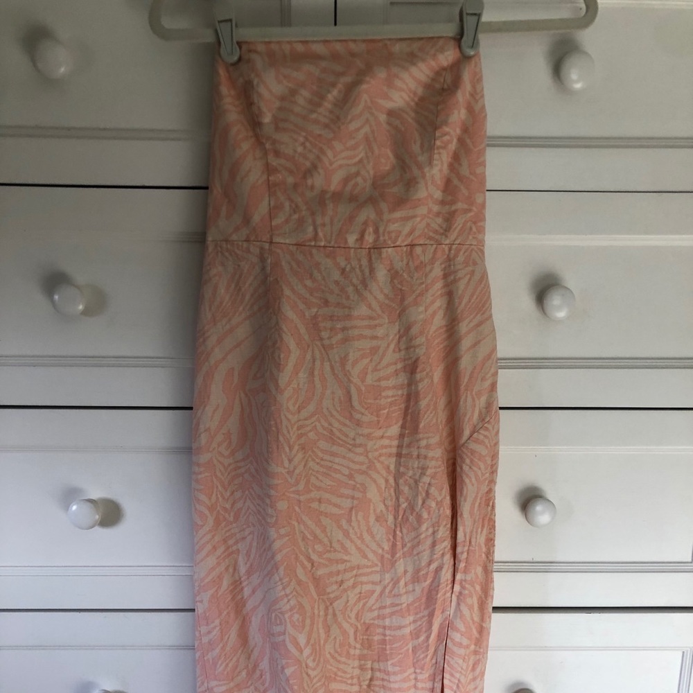 Strapless dress with slit
